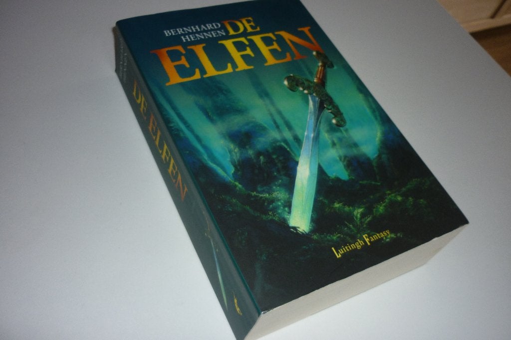 Bernard Hennen: de Elfen, Ophalen of Verzenden, Gelezen