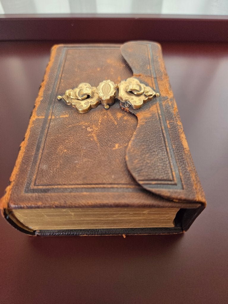Antiek Psalmenboekje met gouden slot., Ophalen, Gelezen