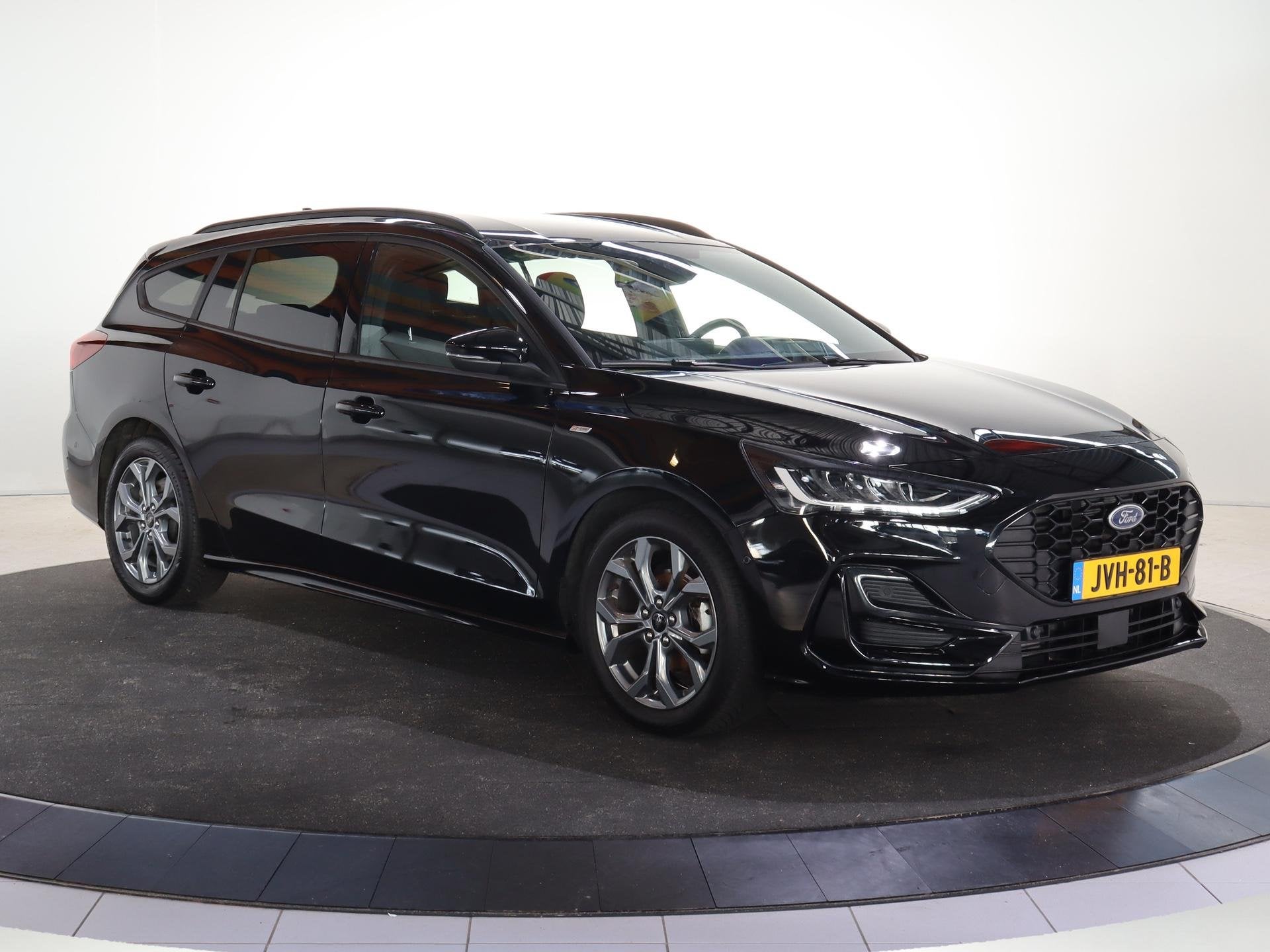 Foto 20 van Ford Focus Wagon 1.0 EcoBoost Hybrid ST Line X | Trekhaak |