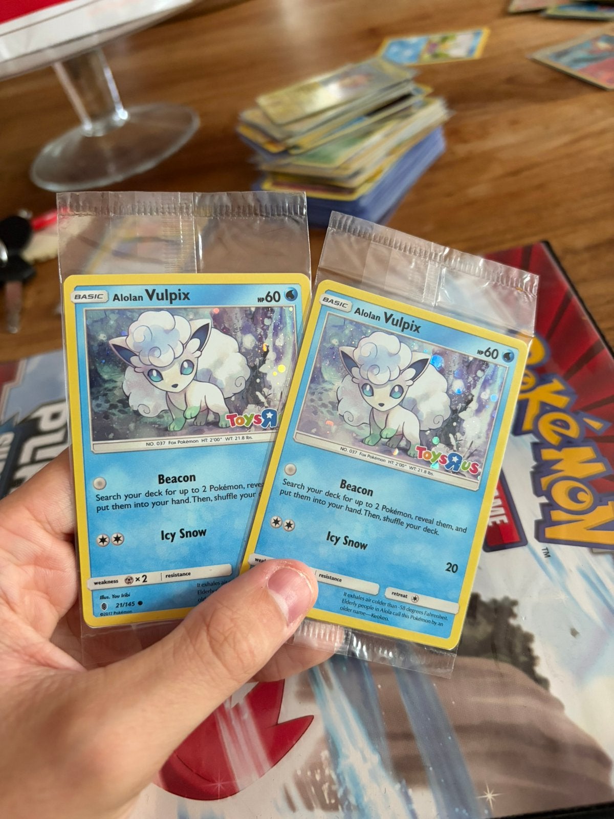 Alolan Vulpix (Toys R us) stamped, Hobby en Vrije tijd, Ophalen of Verzenden, Nieuw, Losse kaart