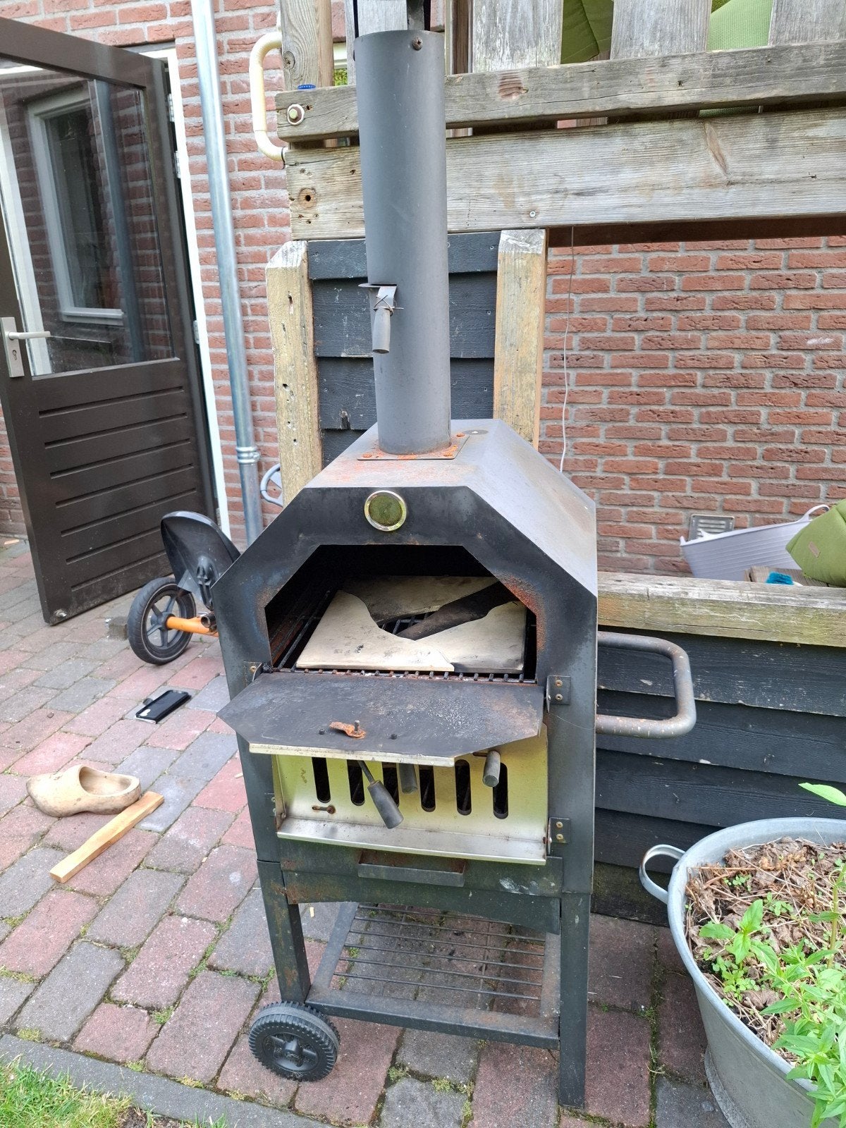 Pizzaoven/BBQ met wielen - Gebruikt, Ophalen, Gebruikt, Onbekend