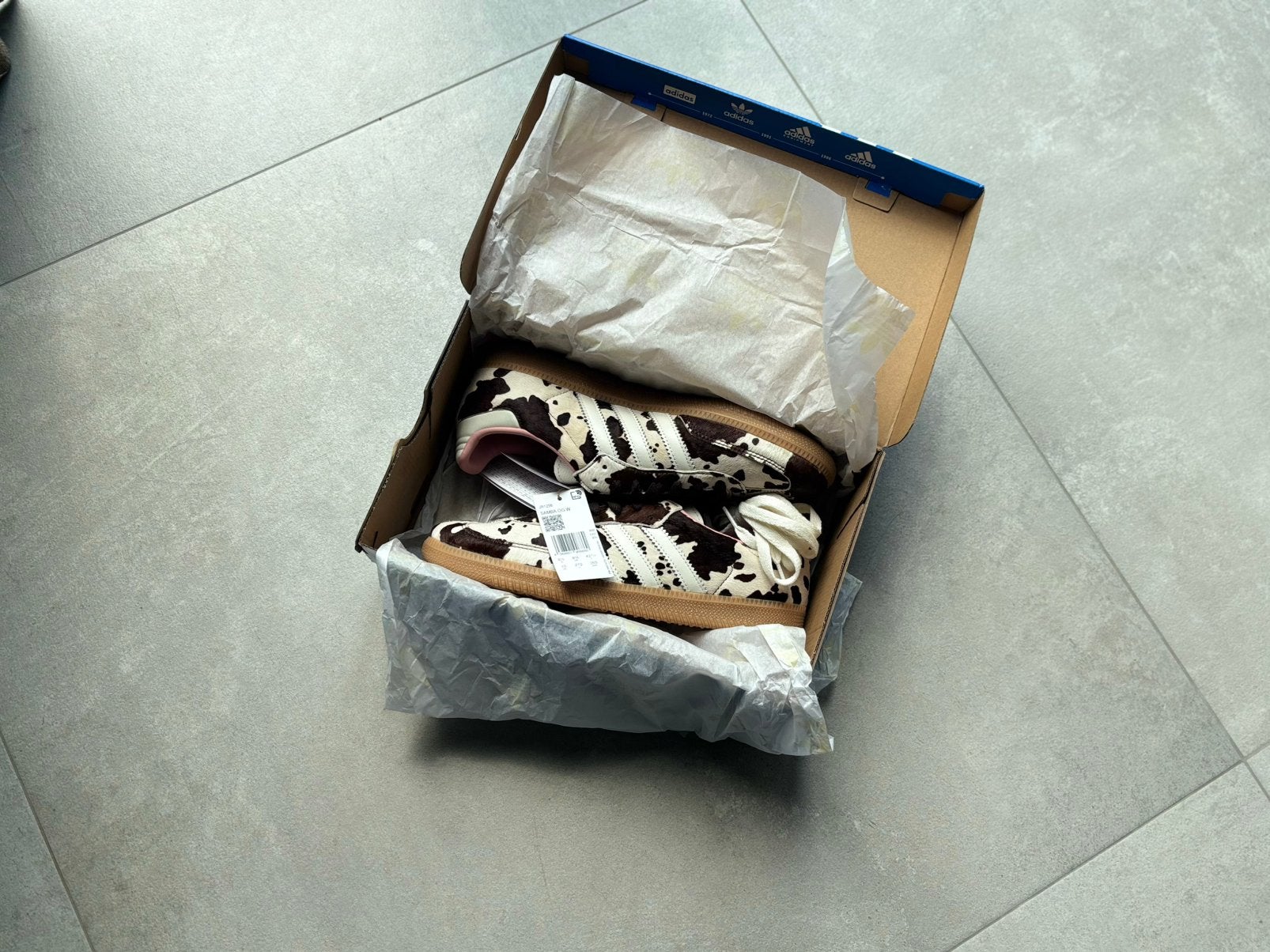 Adidas Samba OG Cow Print – Nieuw met Tags – Maat 42 2/3, Bruin, Nieuw, Ophalen of Verzenden, Sneakers of Gympen
