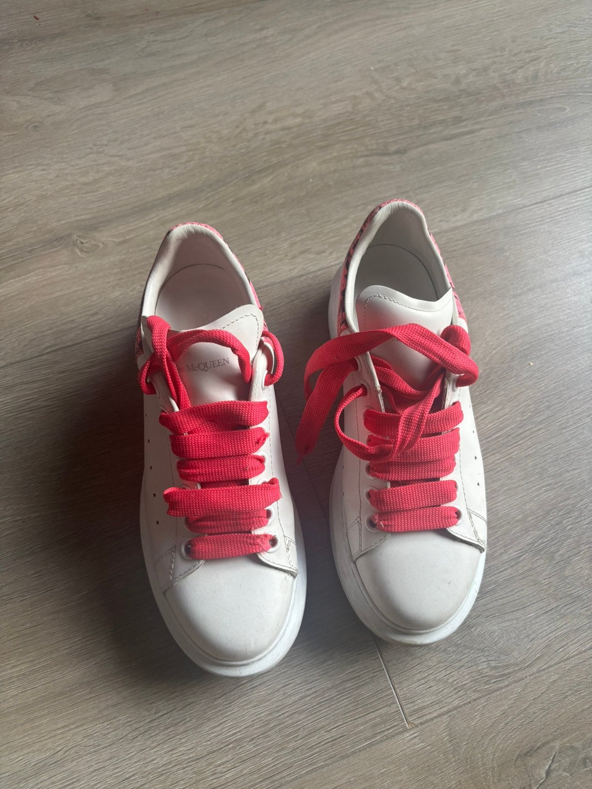 Alexander mcqueen schoenen, Ophalen of Verzenden, Zo goed als nieuw, Wit, Sneakers of Gympen
