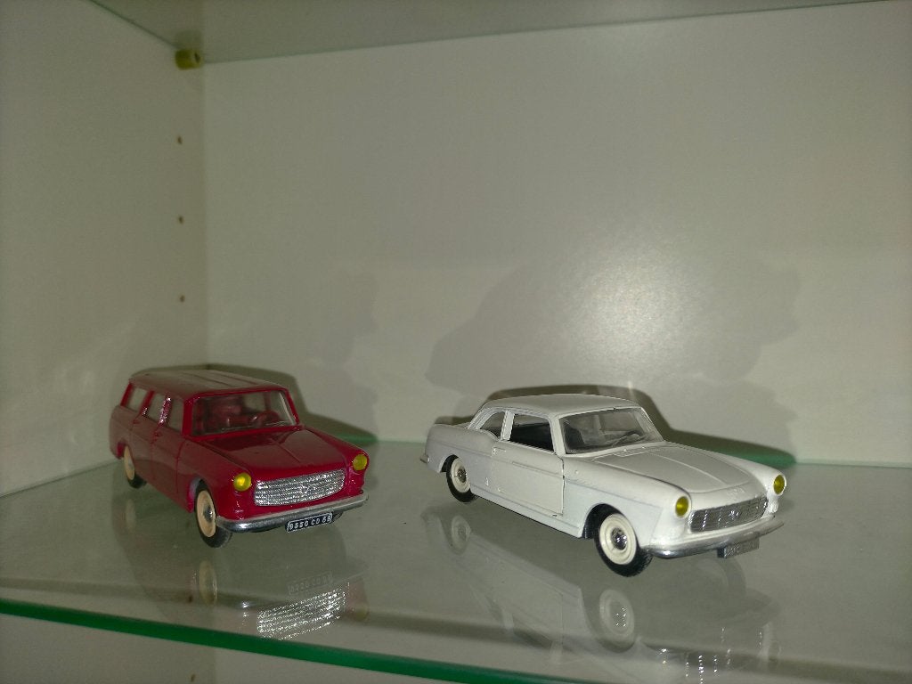 2x peugeot 404 van elligor, Verzenden, Auto, Overige merken