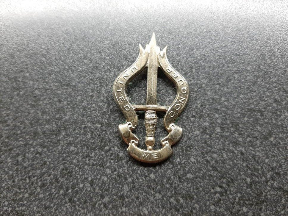 Belgie - Army Commando  / Beret Badge - zilverkleur, Ophalen of Verzenden, Landmacht, Embleem of Badge