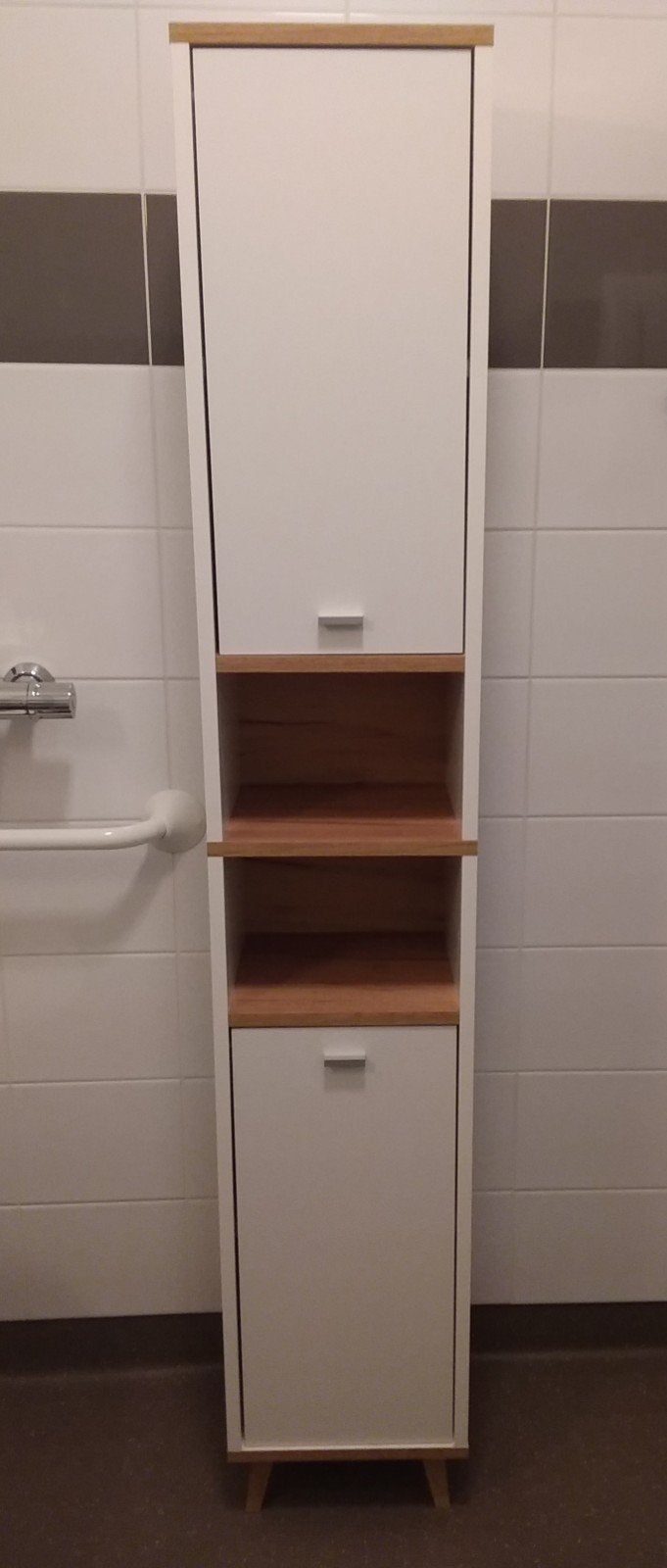 Mooie, stevige hoge badkamerkast, als nieuw!, Huis en Inrichting, Badkamer | Badkamermeubels, Ophalen, (Half)hoge kast, Minder dan 50 cm
