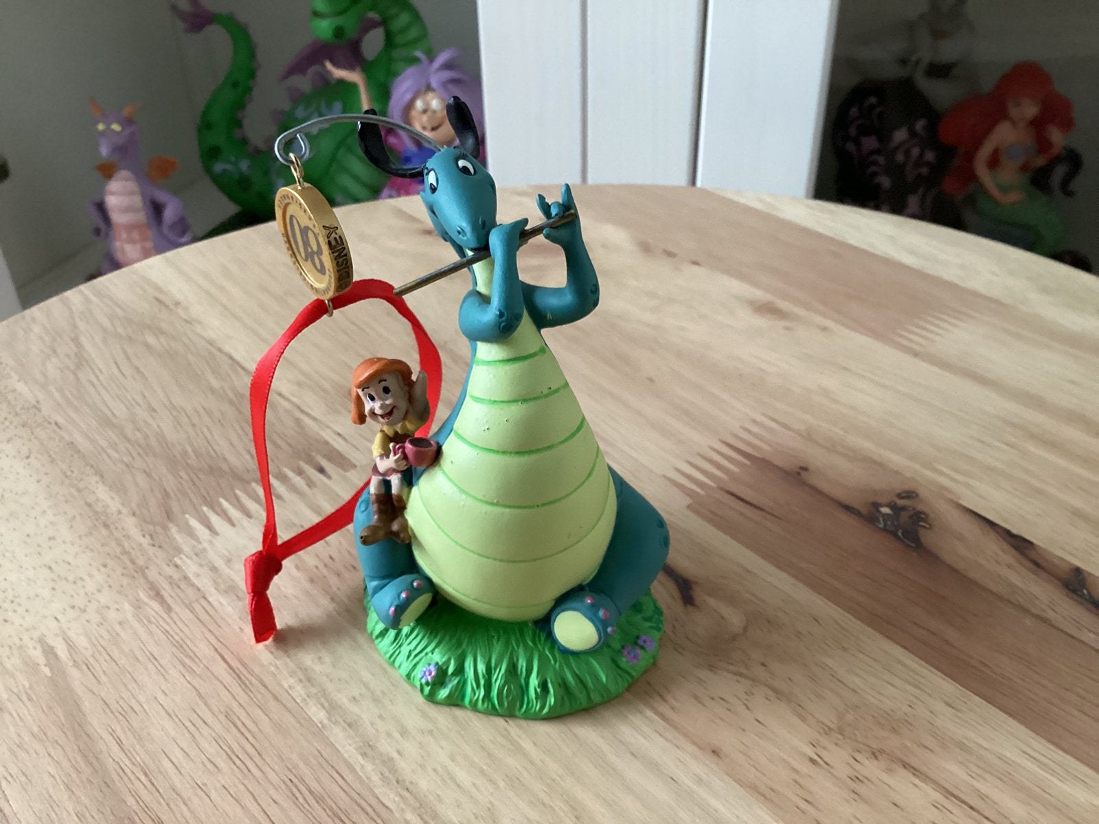 Disney hallmark ornament de reluctant  dragon, Ophalen of Verzenden, Overige figuren, Zo goed als nieuw, Beeldje of Figuurtje