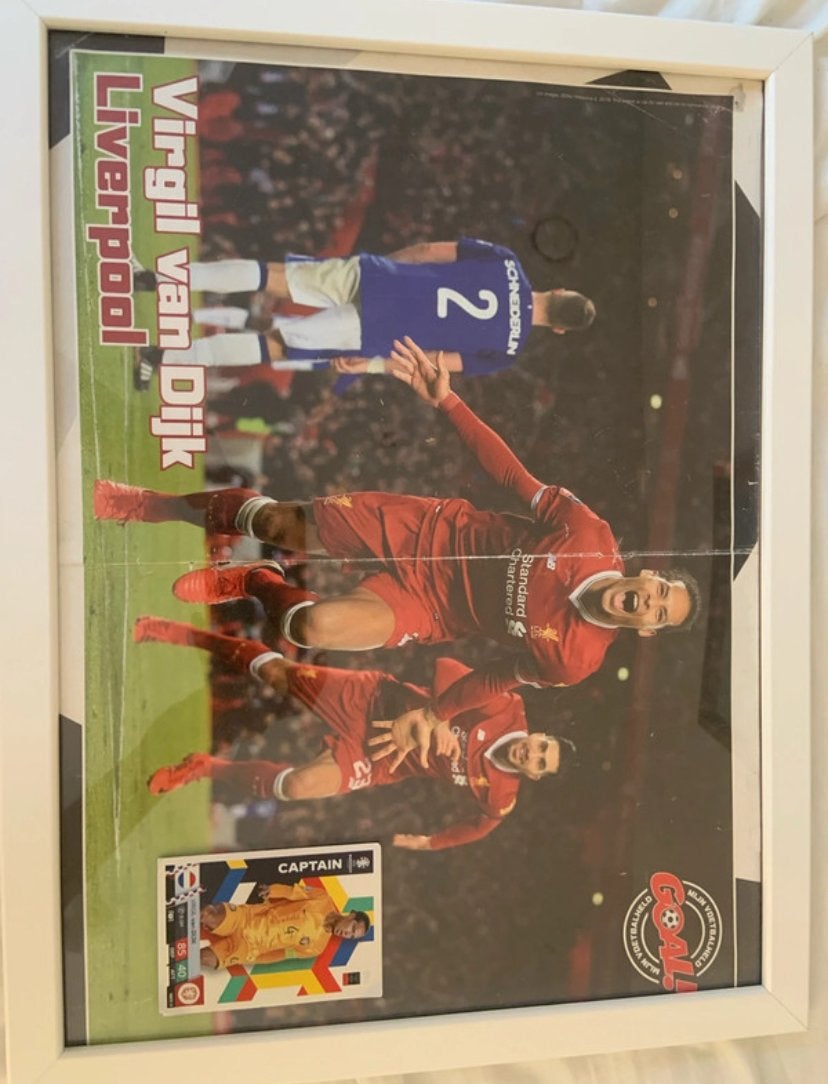 Ingelijste Virgil van Dijk Liverpool poster met kaart, Ophalen of Verzenden, Gebruikt, Buitenlandse clubs, Poster, Plaatje of Sticker