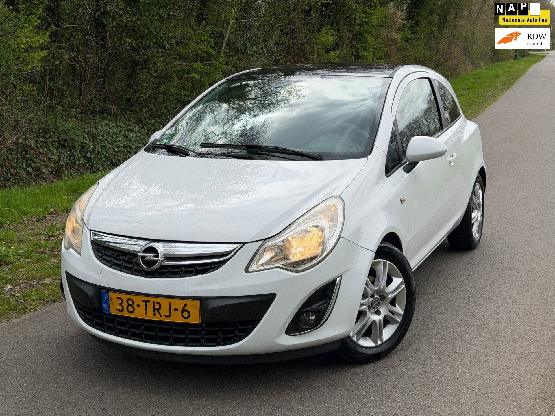 Opel Corsa 1.2 EcoFlex Color Edition LPG | '' Nieuwe apk " +, Auto's, Opel, Voorwielaandrijving, Euro 5, Gebruikt, Zwart