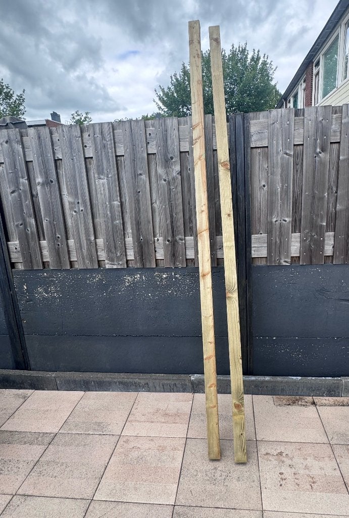 Tuinpalen vierkant grenen, Ophalen, Nieuw, 180 tot 250 cm, Palen