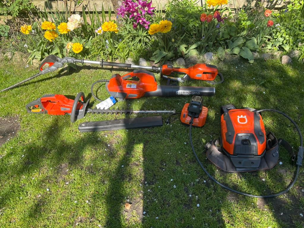 Husqvarna accu set stokheggenschaar bladblazer heggenschaar, Ophalen, Zo goed als nieuw, Overige soorten, Husqvarna Dolmar