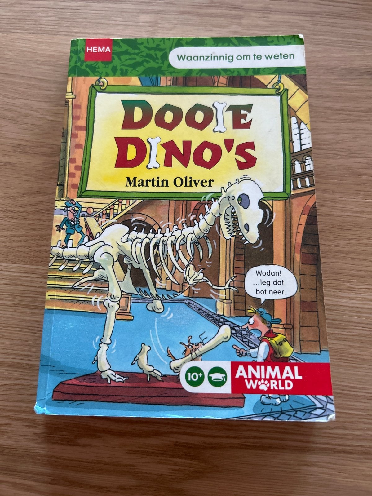 Dooie Dino's - Martin Oliver (Waanzinnig om te weten), Ophalen of Verzenden, Gelezen