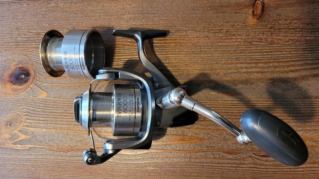 Shimano Twinpower 6000 met reservespoel, Ophalen of Verzenden, Gebruikt, Molen