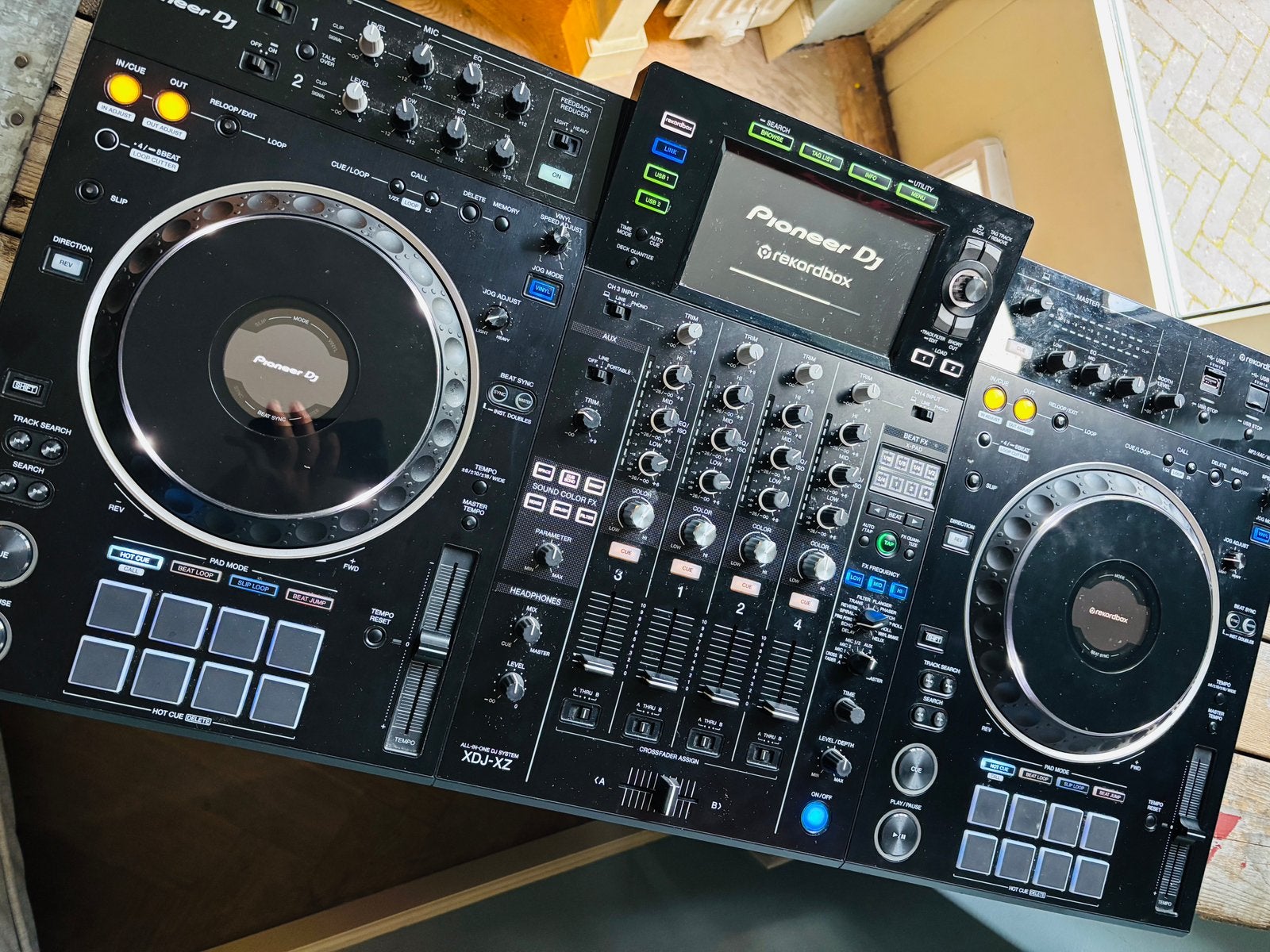 Foto 2 van Pioneer XDJ-XZ