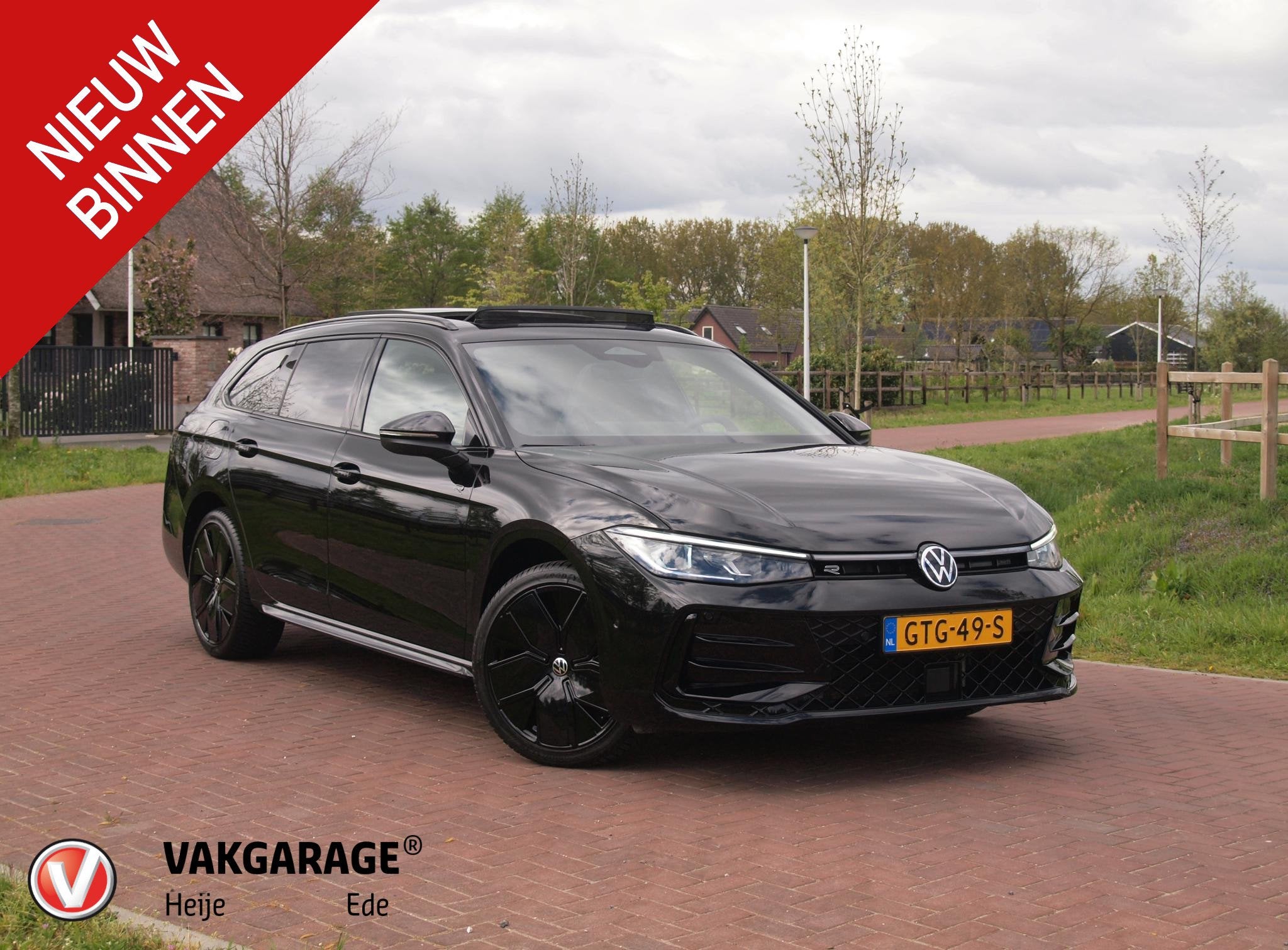 Volkswagen Passat Variant 1.5 eHybrid R-Line Edition | Panor, Dealer onderhouden, Automatische klimaatregeling, 4 cilinders, Passat
