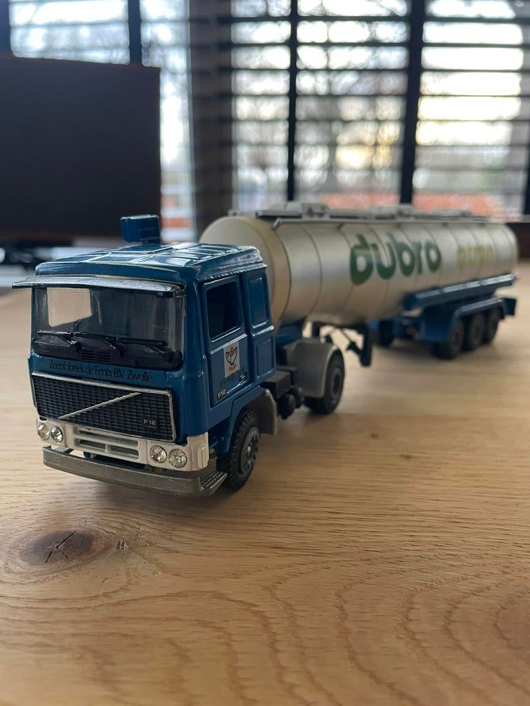 Tekno 2821 Volvo F12 Turbo 4x2 met Tankoplegger (Dubro) 1:50, Ophalen of Verzenden, Gebruikt, Bus of Vrachtwagen, Tekno