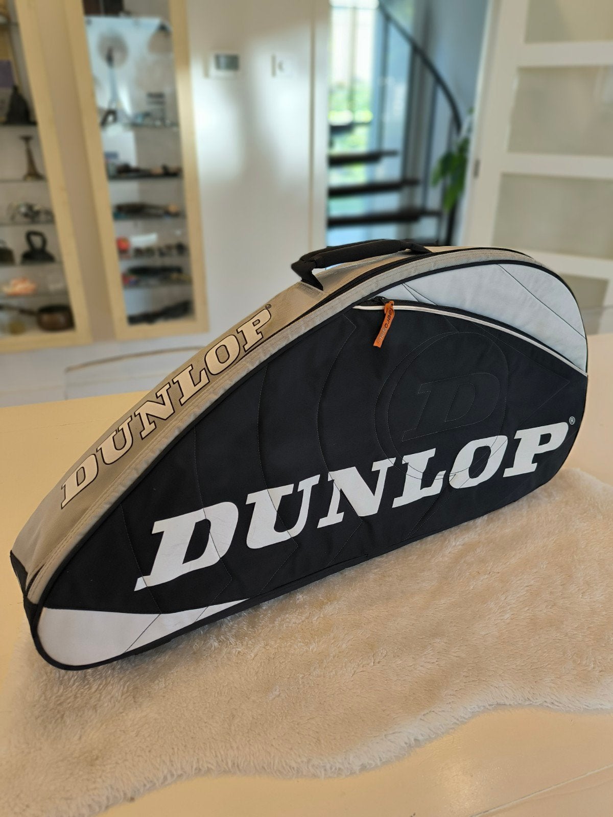 Dunlop tennistas zwart wit – grote rackettas 79 cm, Sport en Fitness, Ophalen of Verzenden, Gebruikt, Tas, Dunlop
