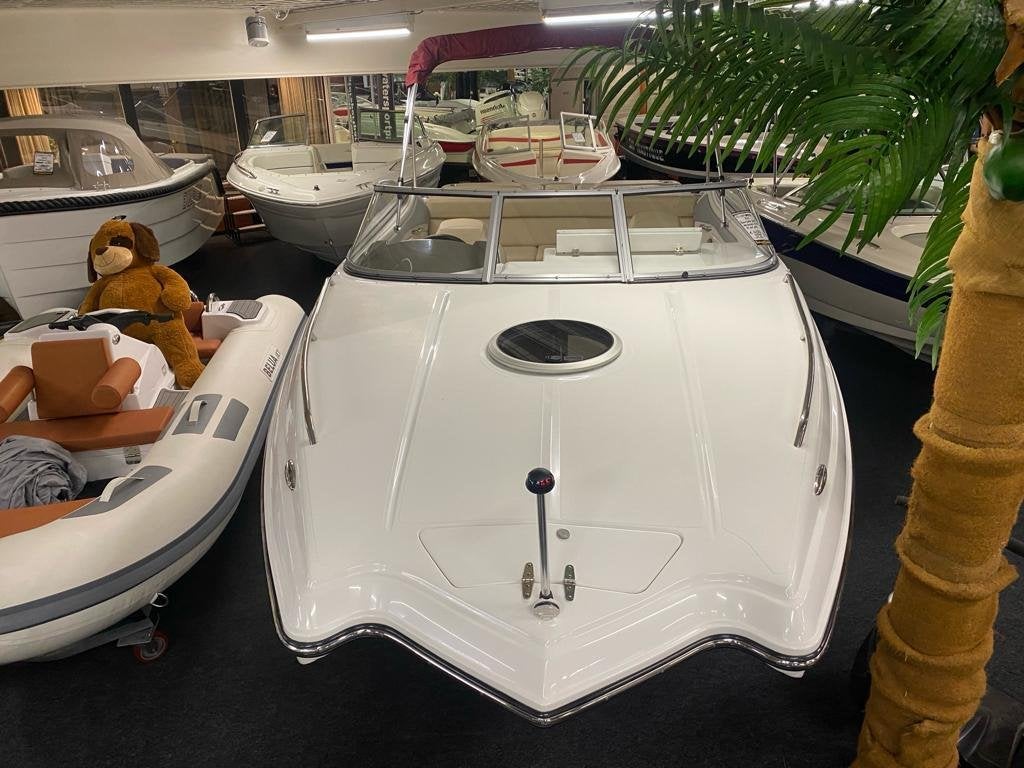 Rinker 220 Captiva MTX Cuddy, Overige merken, Gebruikt, Binnenboordmotor, 2 m