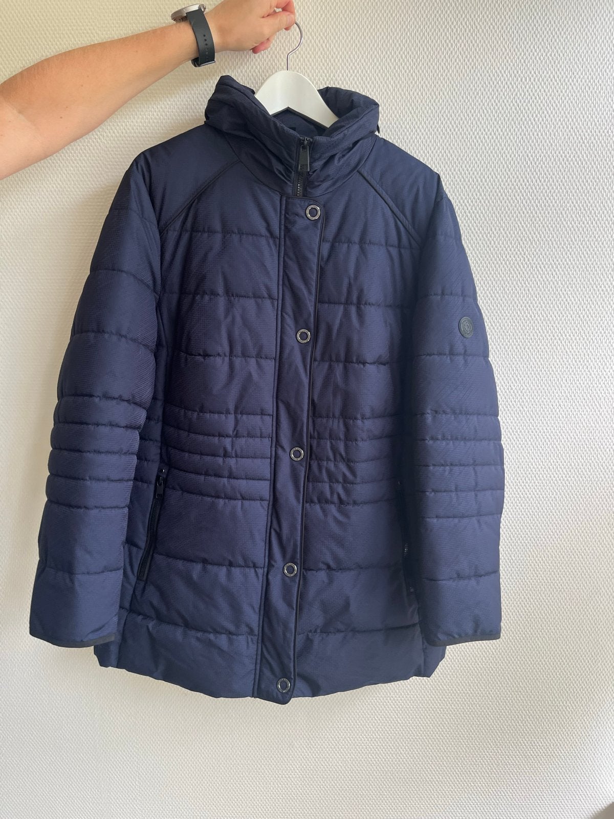 Donkerblauwe jas Barbara Lebek, maat 46, met capuchon, Ophalen of Verzenden, Zo goed als nieuw, Maat 46/48 (XL) of groter, Blauw
