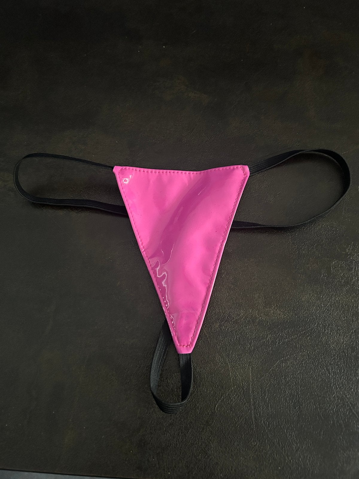 Lak string, Verzenden, Roze, String