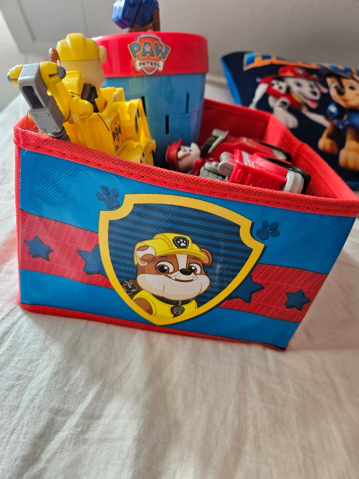 Paw Patrol auto/vliegtuig met figuurtjes en bakje, Ophalen, Zo goed als nieuw