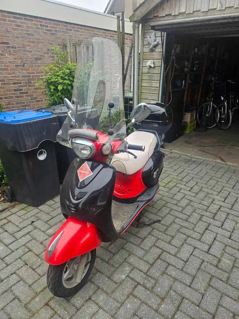 Elektrische snorscooter Qwic incl. 2 helmen en koffer, Ophalen, Gebruikt, Elektrisch, Overige merken