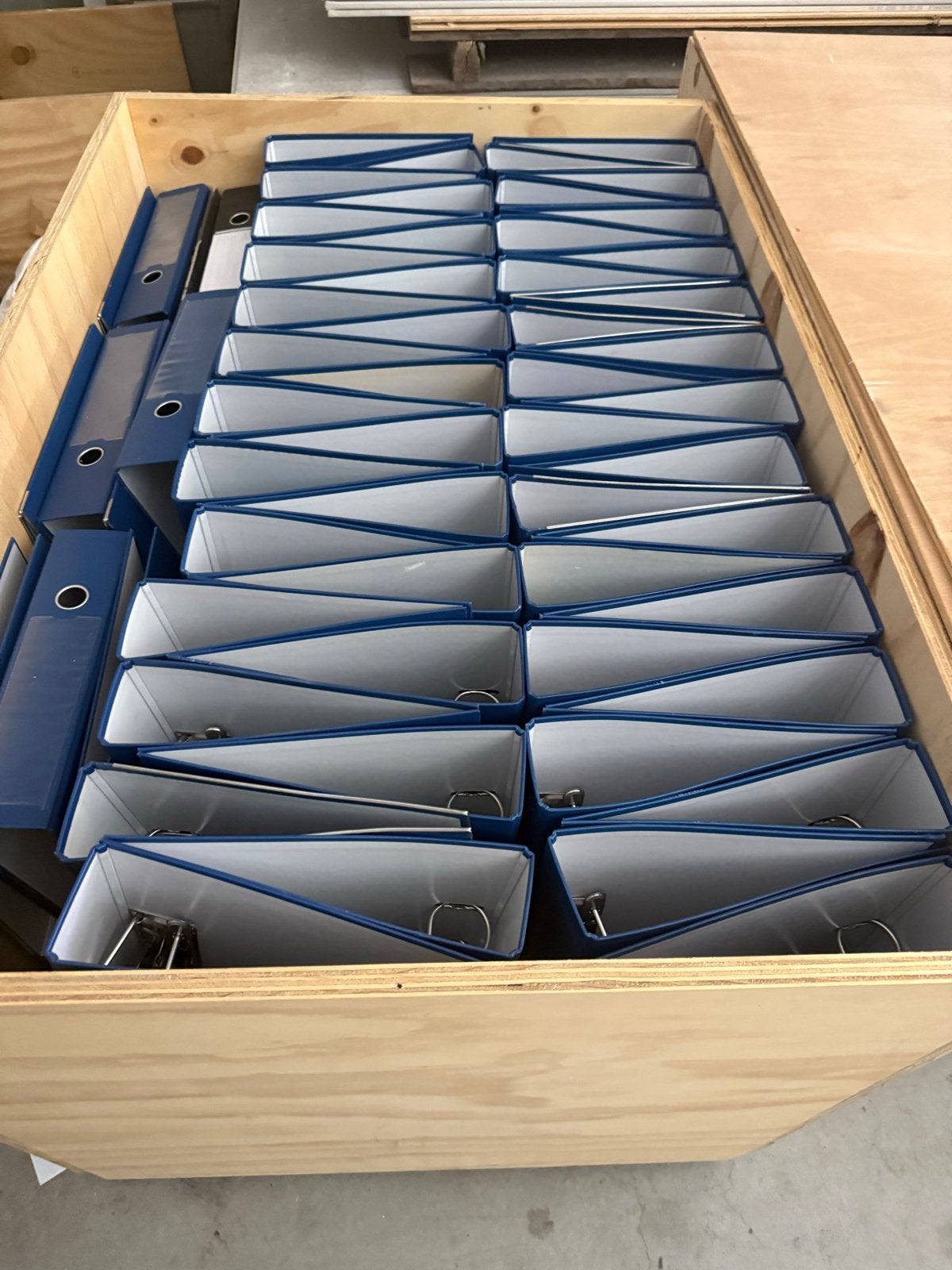 200 blauwe mappen gratis af te halen, Ophalen, Gebruikt