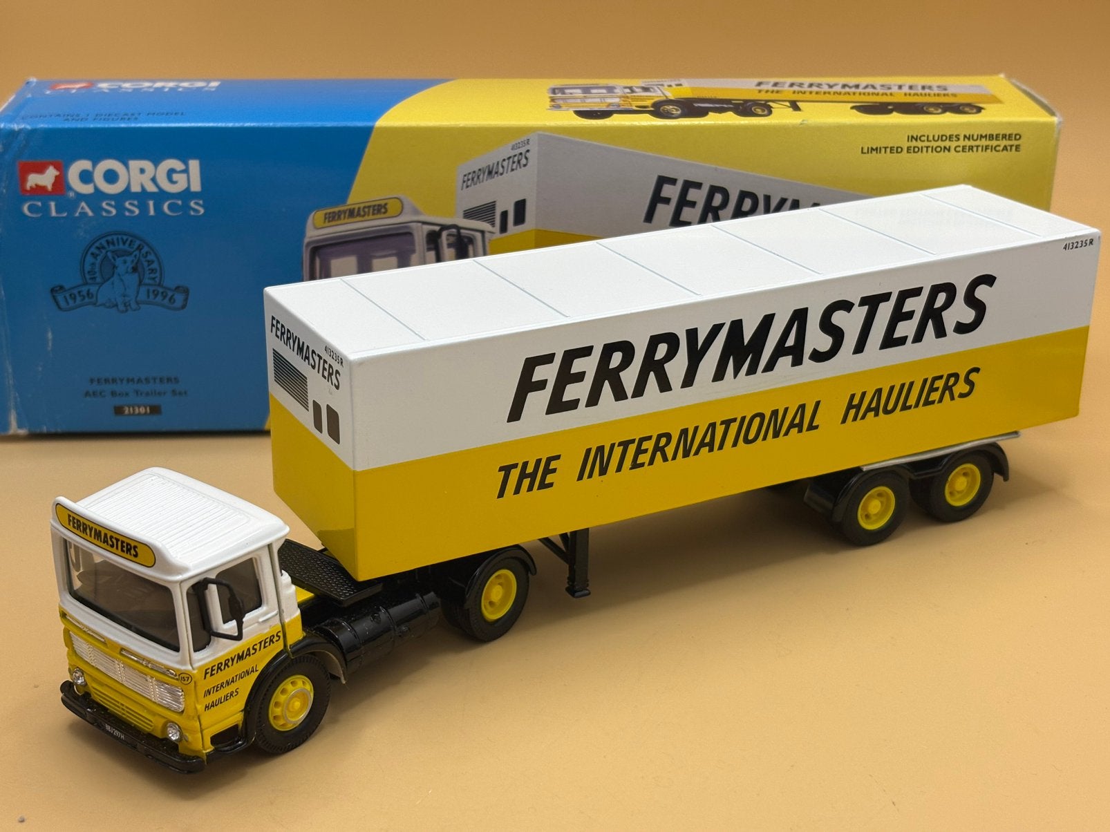 AEC Box Trailer Set Ferrymasters met figuur 1/50 Corgi, Verzenden, Gebruikt, Bus of Vrachtwagen, Corgi