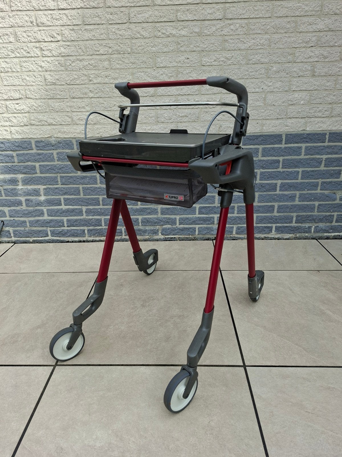 Nette rollator voor binnenshuis, Diversen, Ophalen, Lichtgewicht, Zo goed als nieuw