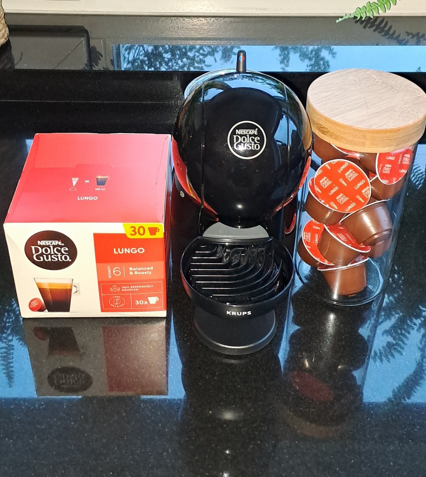 Nescafé Dolce Gusto Krups koffiezetapparaat met cups, Koffiepads en cups, Koffiemachine, Ophalen of Verzenden, Zo goed als nieuw
