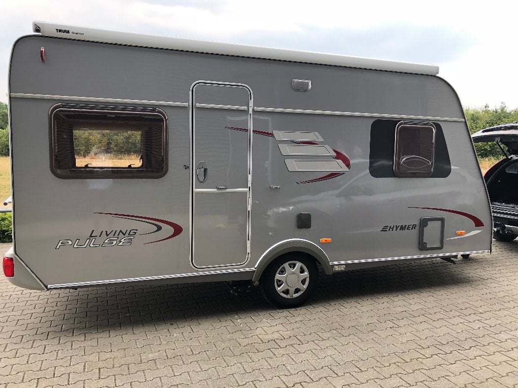Eriba Hymer Living Pulse 2006 – Topstaat, mover, luifel, etc, Caravans en Kamperen, Caravans, Rondzit, Lengtebed, Particulier