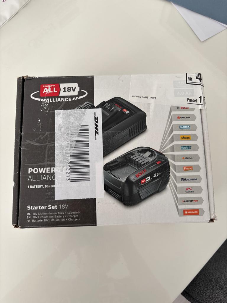 Nieuwe Bosch 18V Acculader (accu niet inbegrepen), Verzenden, Nieuw