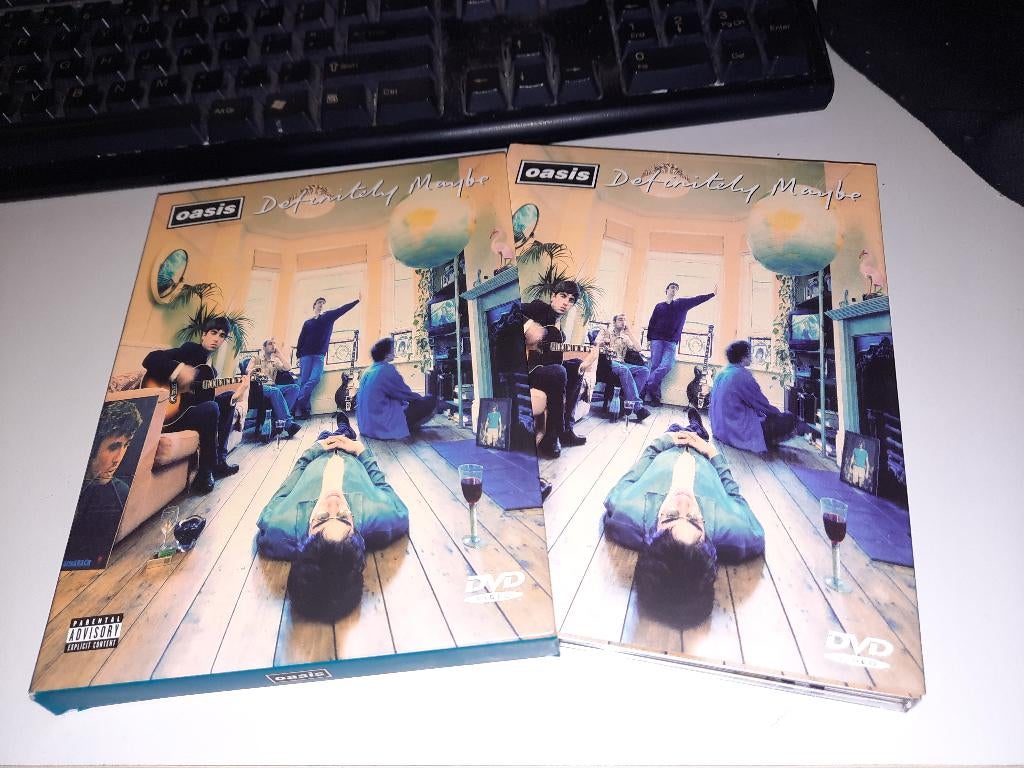 2 DVD Oasis  – Definitely Maybe, Alle leeftijden, Ophalen, Zo goed als nieuw