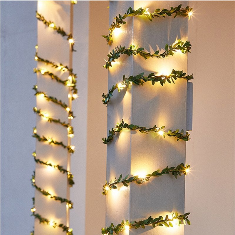 Rotan Slinger Met Led Lamp Op Batterijen / Kunstplant, Verzenden, Nieuw, Kunstplant