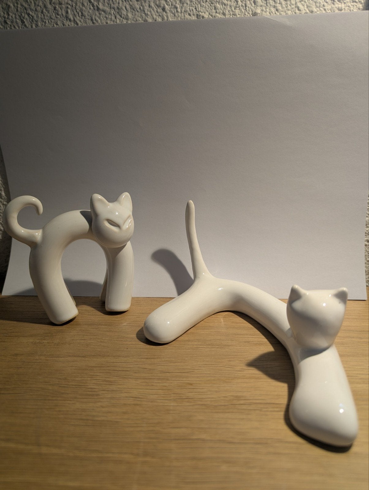 2 Kattenbeeldjes Peter Selhorst  en Naaman (Israël), Minder dan 20 cm, Ophalen of Verzenden, Zoogdier, Gemerkt