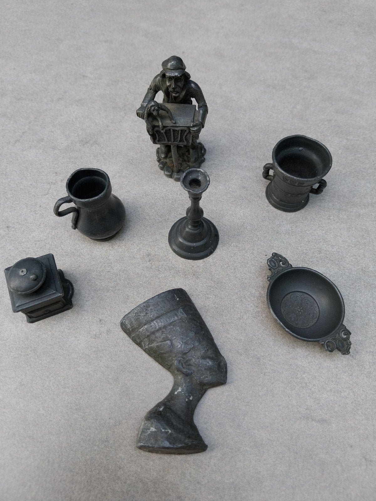 Antieke tinnen borden en miniaturen set, Ophalen of Verzenden