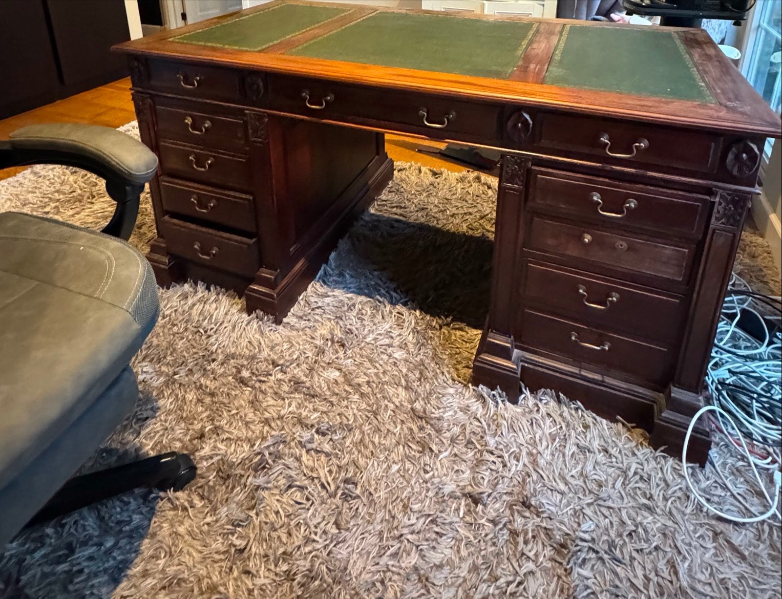 Antiek engels mahoniehouten bureau met groen lederen blad, Ophalen