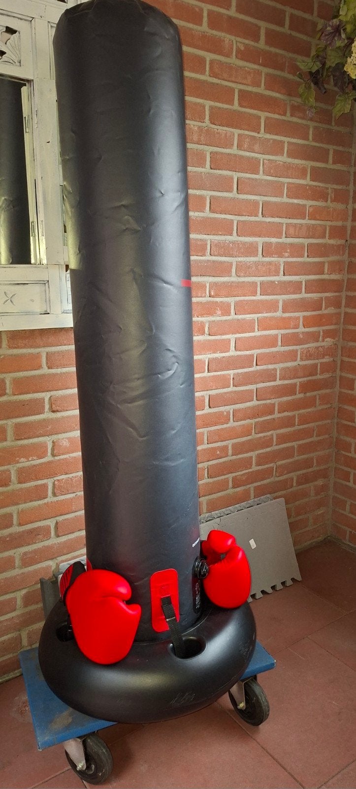 Boksbal mét bokshandschoenen springtouw en onderplaten, Sport en Fitness, Boksen, Ophalen, Gebruikt, Boksbal
