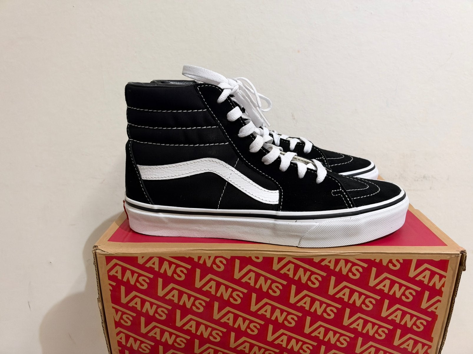Te koop nieuwe Vans Sk8-Hi maat 39, Postlaan 3, Zwart, Nieuw, Ophalen of Verzenden