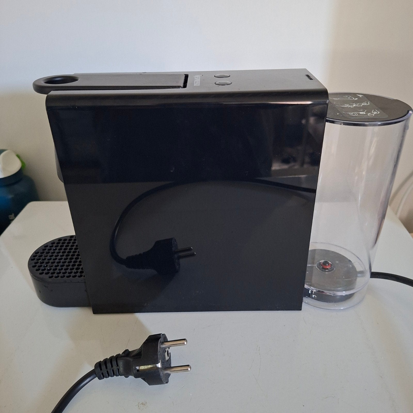 Krups Nespresso Essenza Mini Zwart - Zo goed als nieuw, Witgoed en Apparatuur, Ophalen, Espresso apparaat, Zo goed als nieuw, 1 kopje