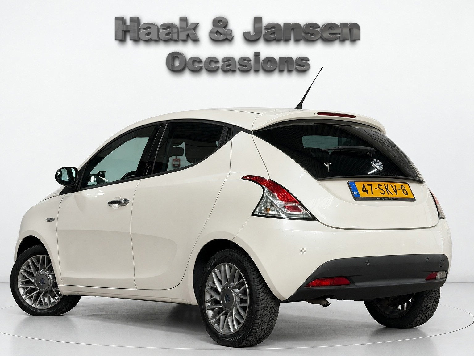 Lancia Ypsilon 0.9 TwinAir Platinum - Airco - Radio -, Auto's, Voorwielaandrijving, Euro 5, 86 pk, Gebruikt