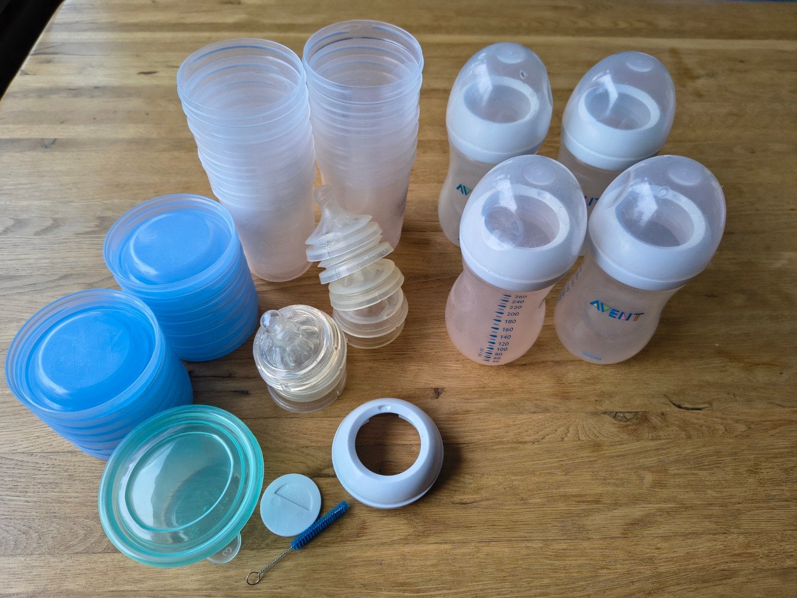 Philips Avent flessen, bewaarbakjes en spenen (maat 2 & 4), Ophalen of Verzenden, Gebruikt, Babyfles, Philips Avent