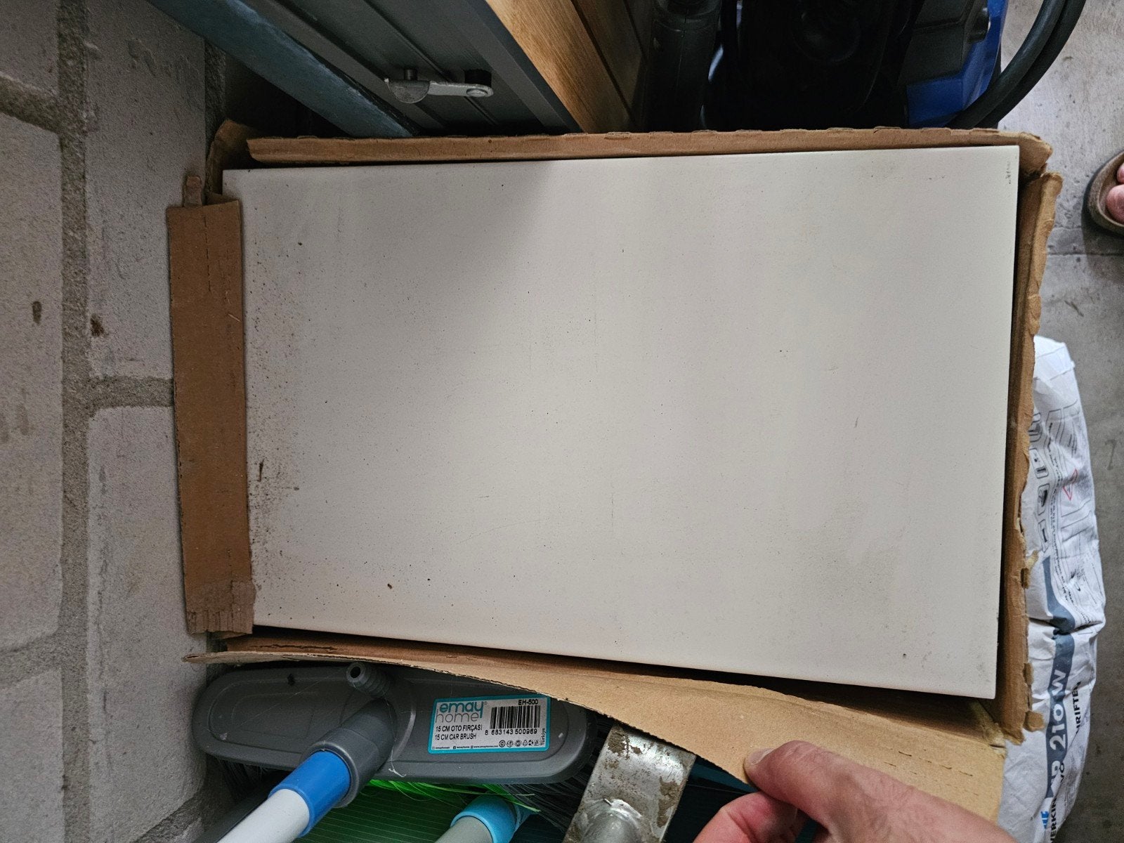 Witte wandtegels 25x40 cm (10m2) - Nieuw in doos, Ophalen, Nieuw, Minder dan 5 m², 20 tot 40 cm
