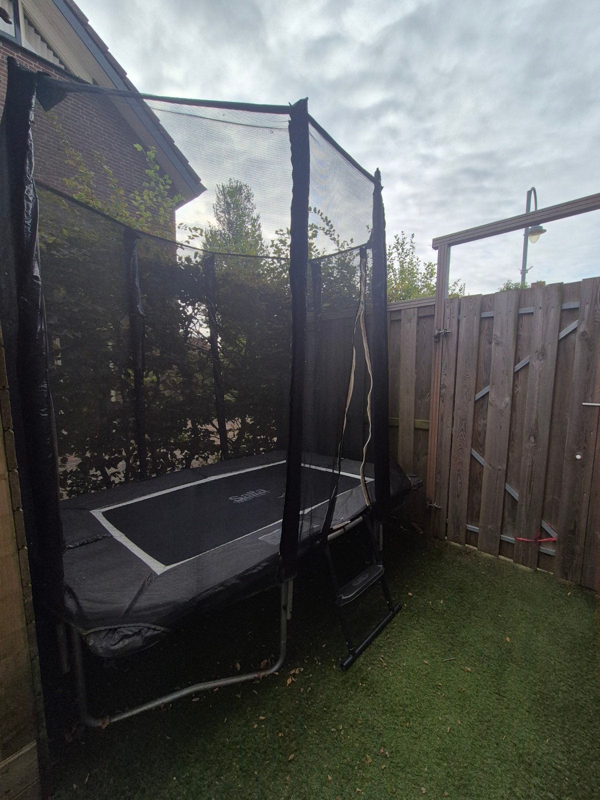 Salta Trampoline 214x153 met trap

Salta trampoline van 214, Ophalen