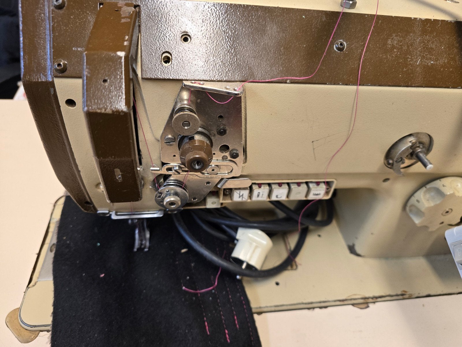 Industriële Naaimachine - Pfaff, Hobby en Vrije tijd, Naaimachines en Toebehoren, Ophalen of Verzenden
