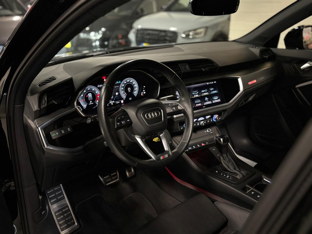 Audi Q3 Sportback 35 TFSI 3x S-line |Pano|leder|sfeerverlich, Auto's, Audi, 15 km/l, Zwart, 4 cilinders, 150 pk