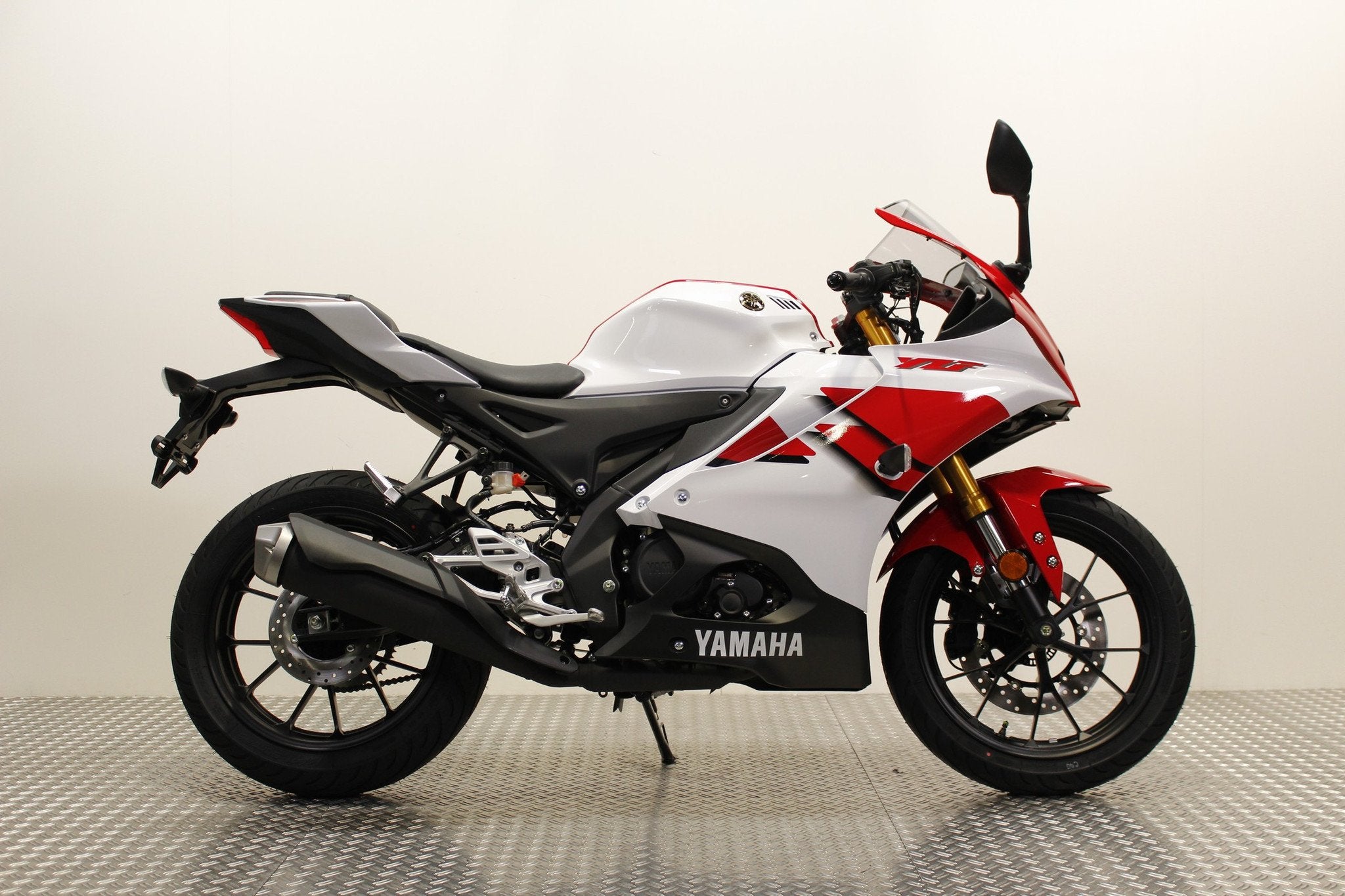 Yamaha R125 70th Anniversary (bj 2026), Klantenservice@yamaha-motor.nl, Super Sport, Koolhovenlaan 101
1119 NC  Schiphol-Rijk, NL