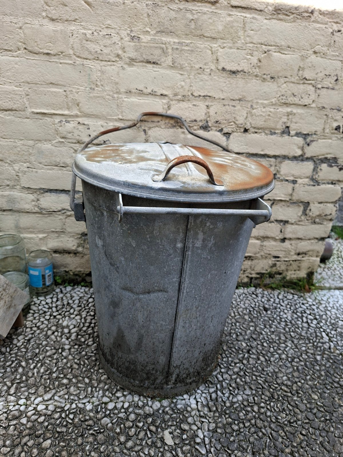 zinken vuilnisbak met deksel - Vintage Haarlem, Ophalen