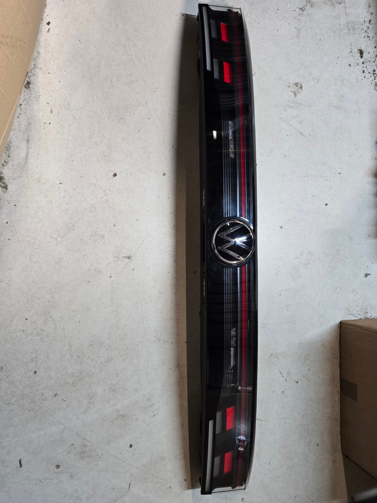 Achterlicht Led achterklep VW Tiguan 571 bj 2024-heden, Gebruikt, Volkswagen, Wolfsburg, Ophalen of Verzenden
