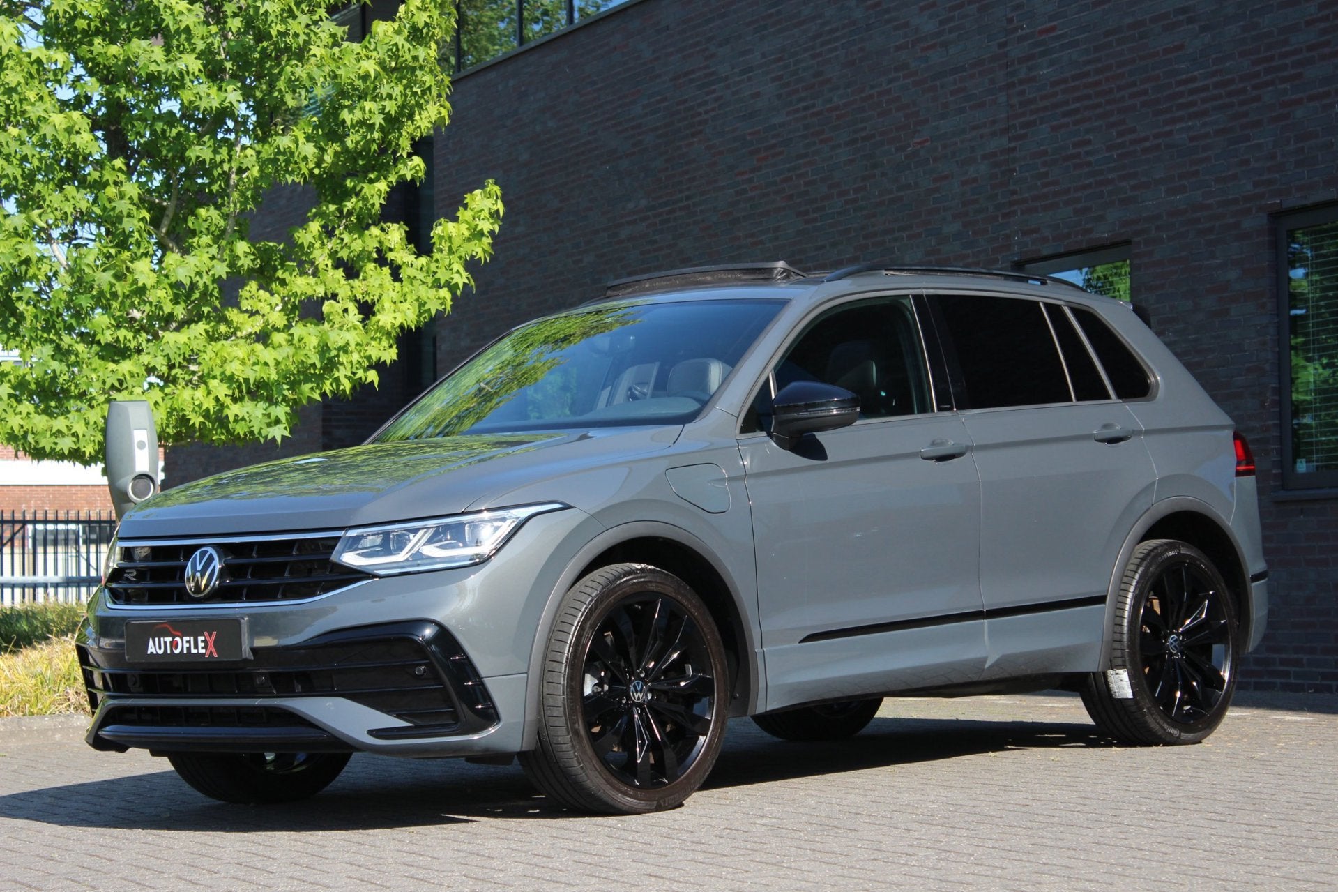 Volkswagen Tiguan 1.4 TSI eHybrid R-Line Business+, 1716 kg, Stof, Zwart, 4 cilinders